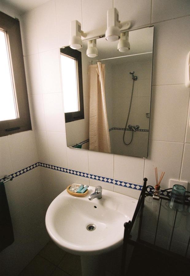 Hostal De L'Aigua Sant Llorenc de la Muga Buitenkant foto
