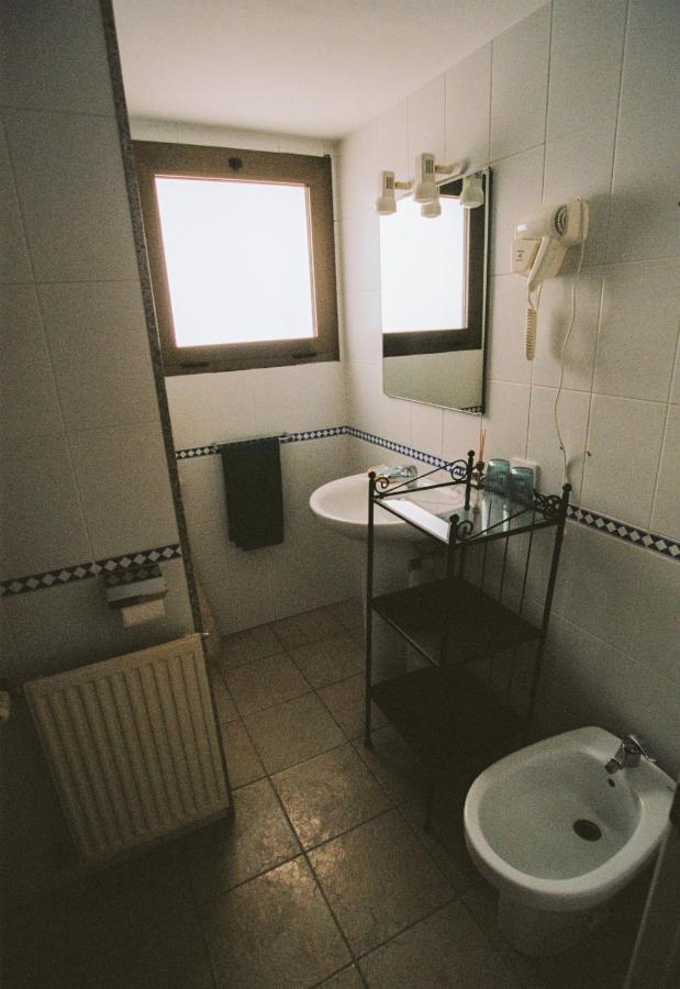 Hostal De L'Aigua Sant Llorenc de la Muga Buitenkant foto