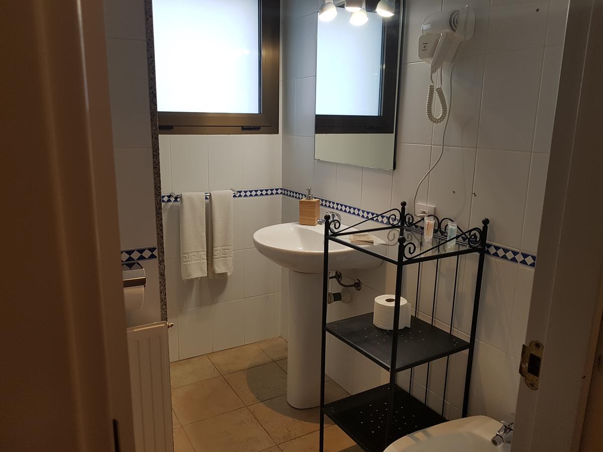 Hostal De L'Aigua Sant Llorenc de la Muga Buitenkant foto