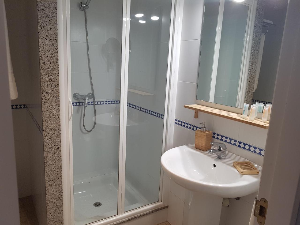 Hostal De L'Aigua Sant Llorenc de la Muga Buitenkant foto